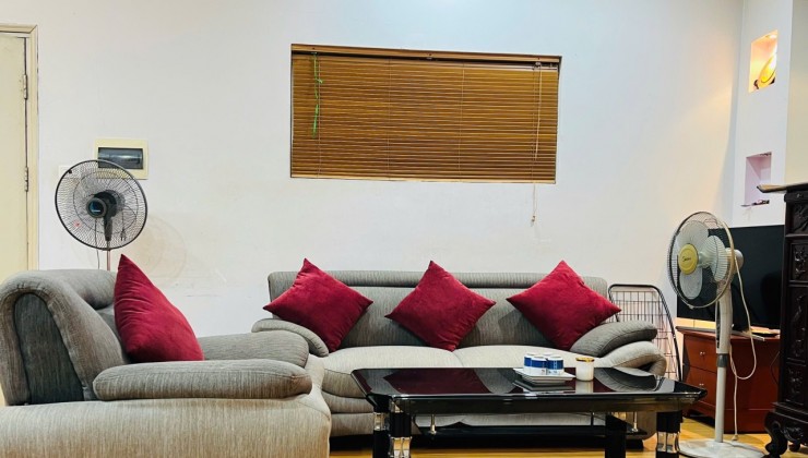 Cho thuê Ở NHÓM 4 NGƯỜI, HỘ GĐ căn hộ CC Nàng Hương Nguyễn Trãi, DT 100m2 - 3PN - 2WC